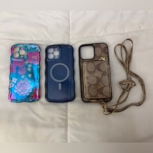 3 IPhone 13 Pro Max cases.